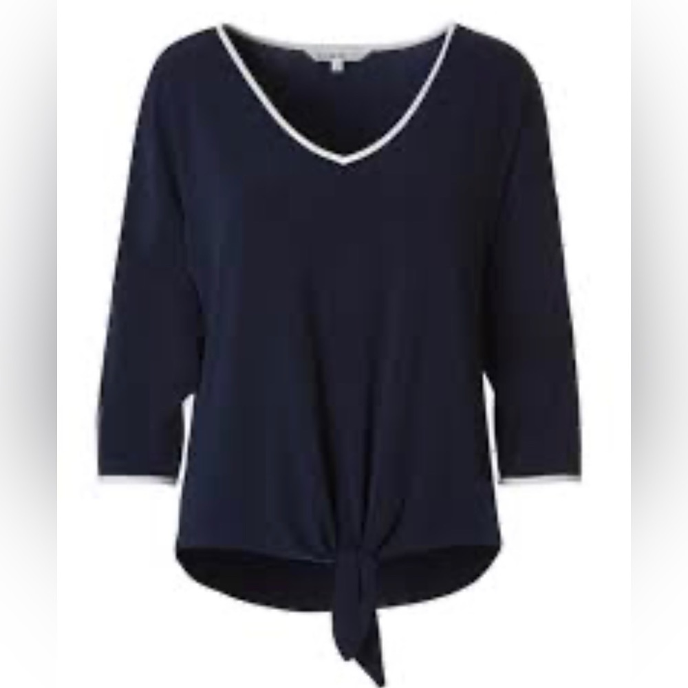 Cleo Petites | Black and White Contrast Slinky Knit Top